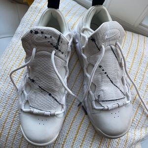 Women’s Nike Air More Money size 9.5 used in excellent condition
